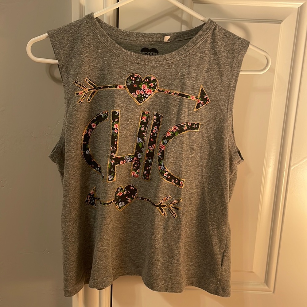 grey tank top